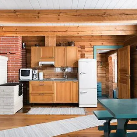 Holiday Paakarin Tupa